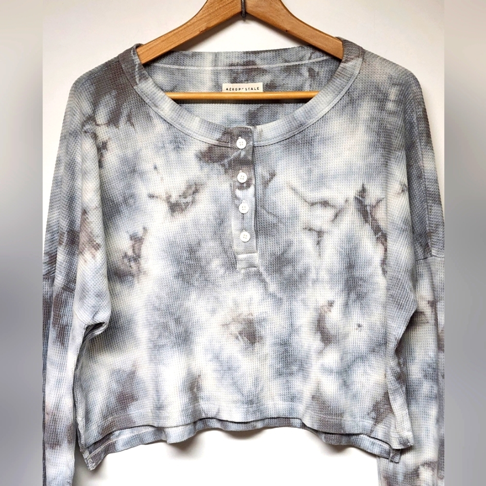 Aeropostale Thermal Waffle Knit Crop Henley Top In Gray In White Tye Dye